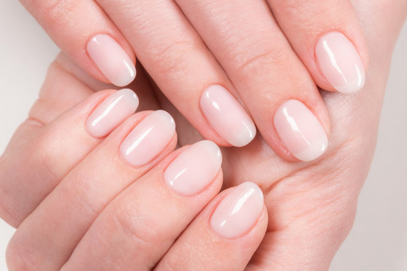 Chăm sóc để có móng tay chắc khỏe, không bị gồ ghề