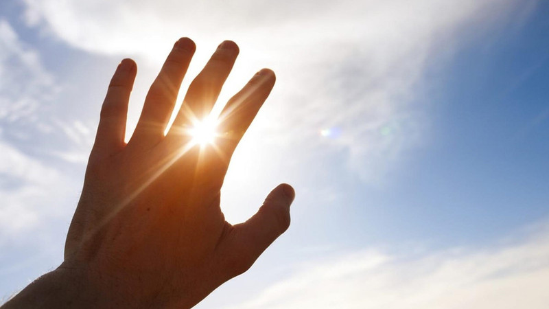 Chăm sóc móng tay an toàn tại nhà cho mẹ bỉm sữa đang cho con bú