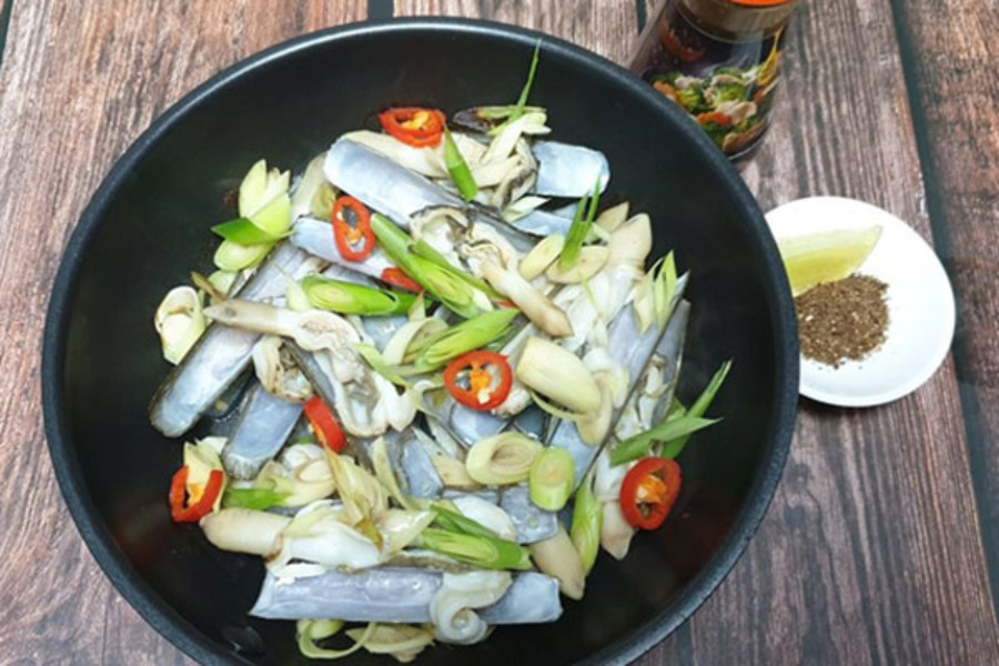 Con móng tay biển hấp sả ớt thơm ngon, giữ trọn vị ngọt tự nhiên