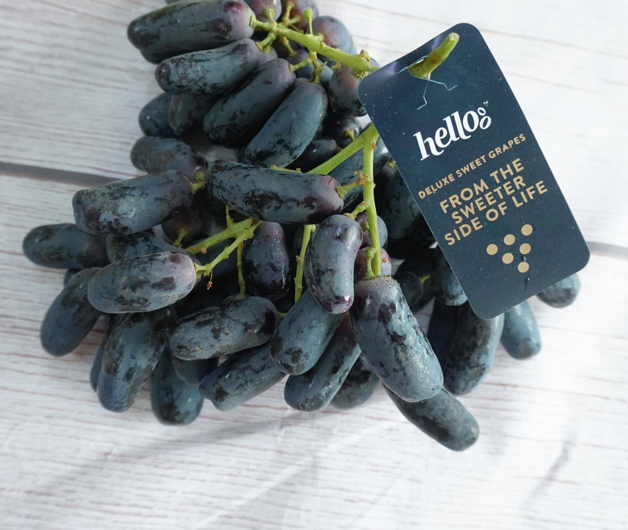 Đặc điểm hình dáng độc đáo của nho móng tay, ảnh hưởng đến giá nho ngón tay