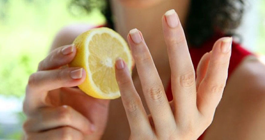 Dùng chanh tươi để dưỡng móng tay cứng và dài tự nhiên