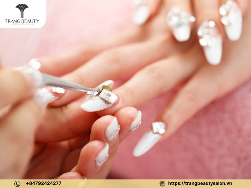 Giao tiếp hiệu quả trong ngành nail bằng tiếng Anh