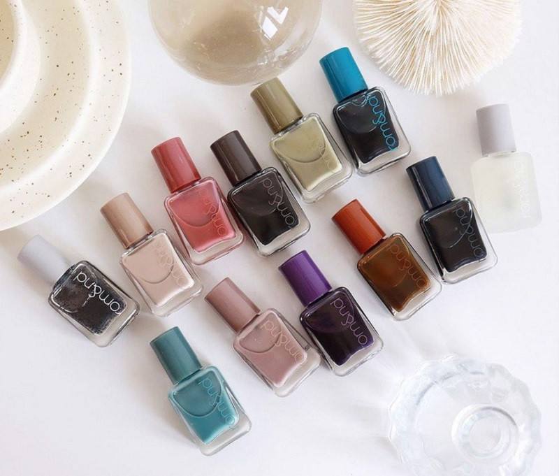 Khám Phá Các Loại Sơn Móng Tay Hàn Quốc Đang Thịnh Hành Nhất Hình ảnh bộ sưu tập các loại sơn móng tay Hàn Quốc với thiết kế bao bì tinh tế, màu sắc tươi tắn, thu hút