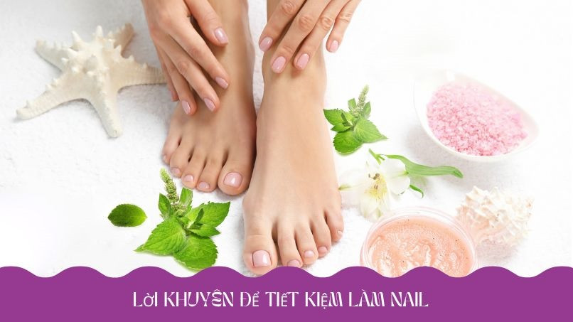 Hình ảnh tiệm làm móng chuyên nghiệp với khách hàng đang được phục vụ, minh họa lời khuyên để tiết kiệm thời gian làm móng tay