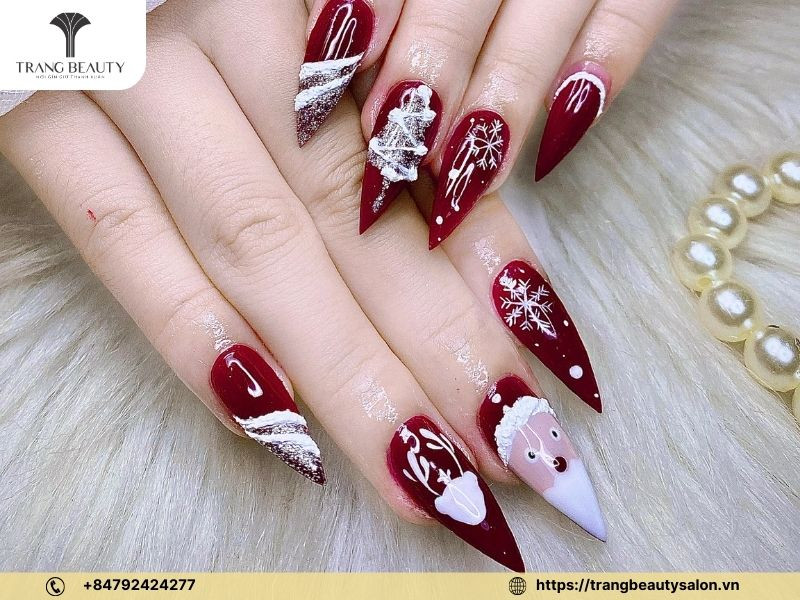Khám Phá Các Mẫu Vẽ Hoa Móng Tay Đẹp Tuyệt Mỹ Cho Phái Nữ Hoa đỏ quyến rũ trên móng tay vẽ đơn giản
