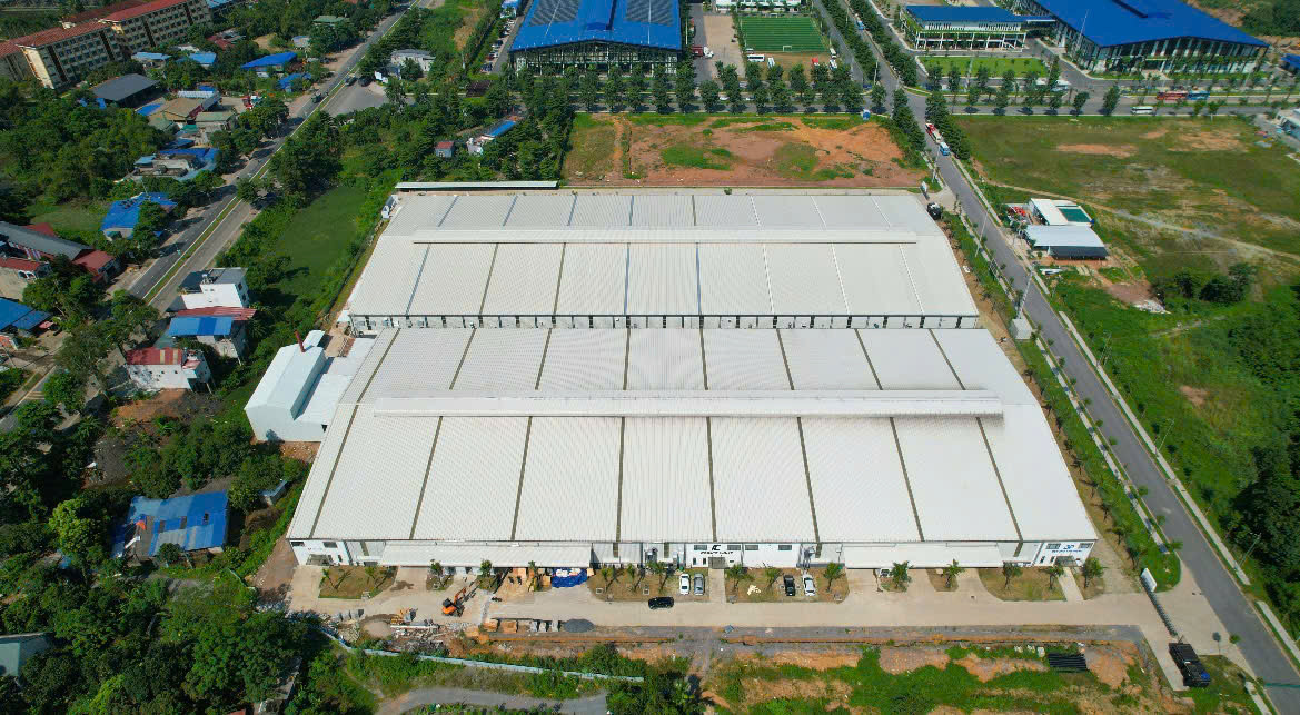 Công Ty TNHH Sơn Móng Tay Beyond The Peak: Tiên Phong Ngành Nail Việt Kiến trúc hiện đại của nhà máy sản xuất sơn móng tay Beyond The Peak