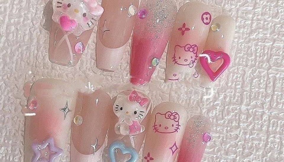Mẫu móng chân Hello Kitty 3D đáng yêu