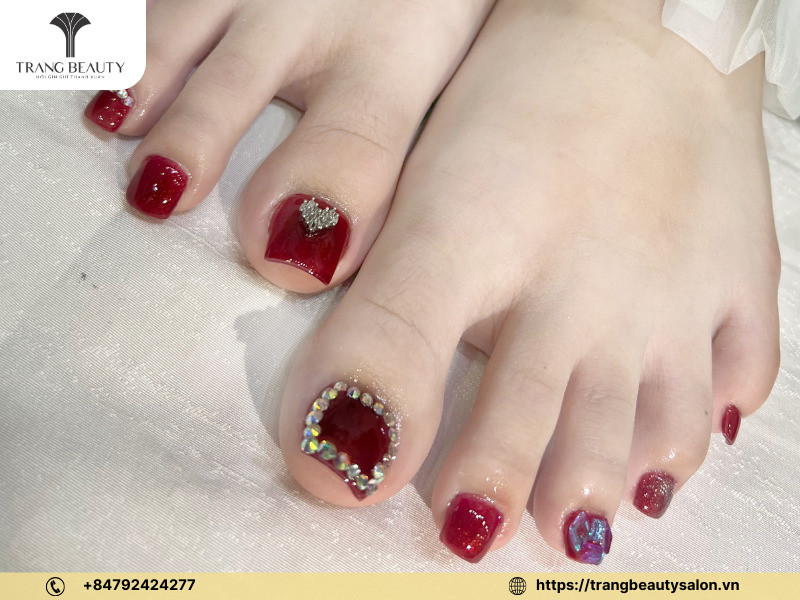 Mẫu móng chân vuông đẹp vân đá cẩm thạch sang trọng