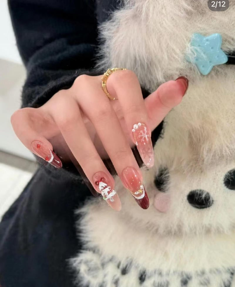 Mẫu móng tay chơi Tết French đầu móng trắng