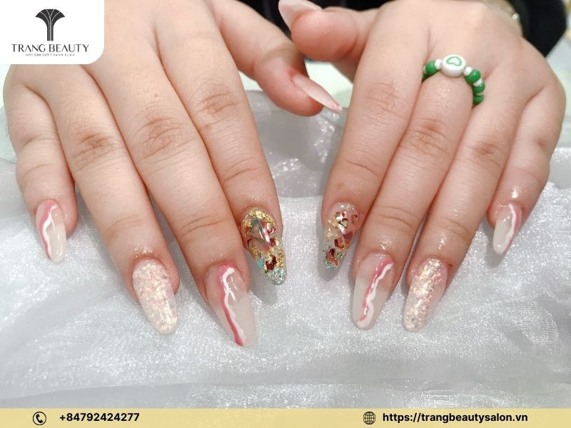Mẫu móng tay gel đẹp dạng vết nứt độc đáo