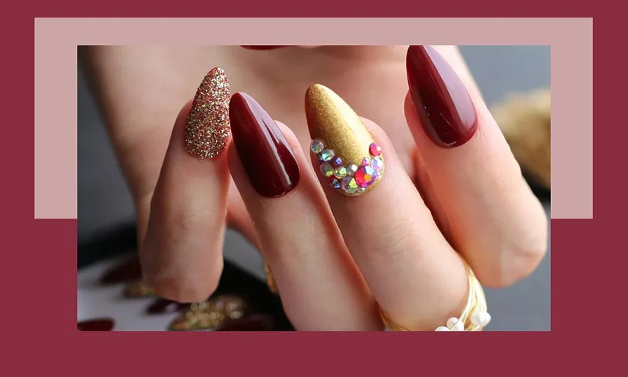 Mẫu móng tay giả dài đính đá màu đỏ rượu vang