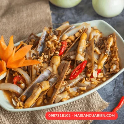 Mẫu móng tay vỏ sò kết hợp họa tiết me