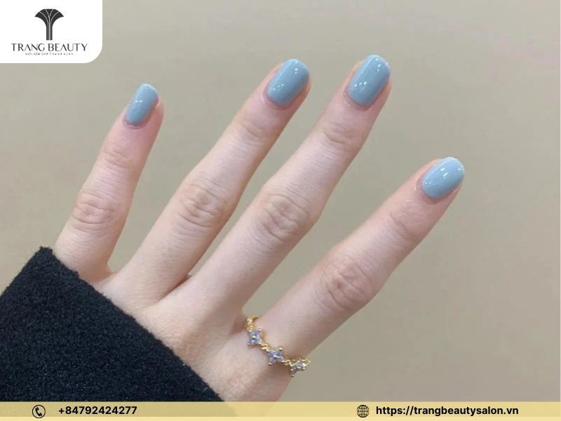 Mẫu móng tay xà cừ xanh dương