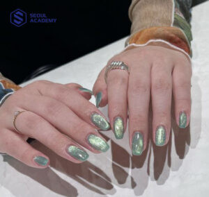 Mẫu móng tay xanh ngọc mắt mèo