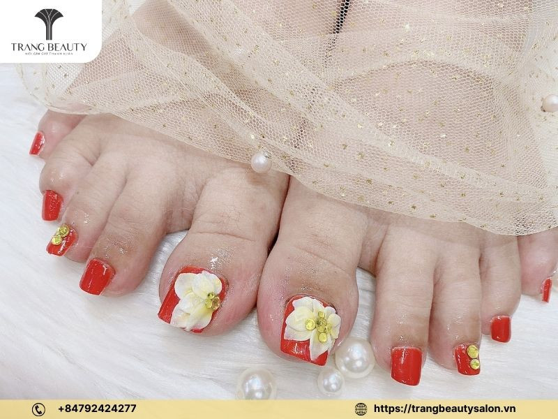 Khám Phá Các Mẫu Vẽ Hoa Móng Tay Đẹp Tuyệt Mỹ Cho Phái Nữ Mẫu nail hoa lan trắng thanh lịch trên nền nude