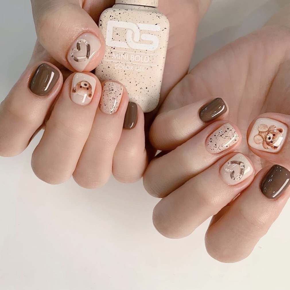 Mẫu nail màu nâu be xinh xắn, một trong những màu sơn móng tay đẹp 2023