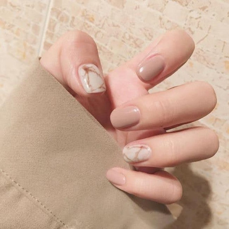 Khám Phá Các Mẫu Móng Tay Đẹp Năm 2024 Đầy Quyến Rũ Mẫu nail màu nude đẹp năm 2024 phù hợp mọi tông da