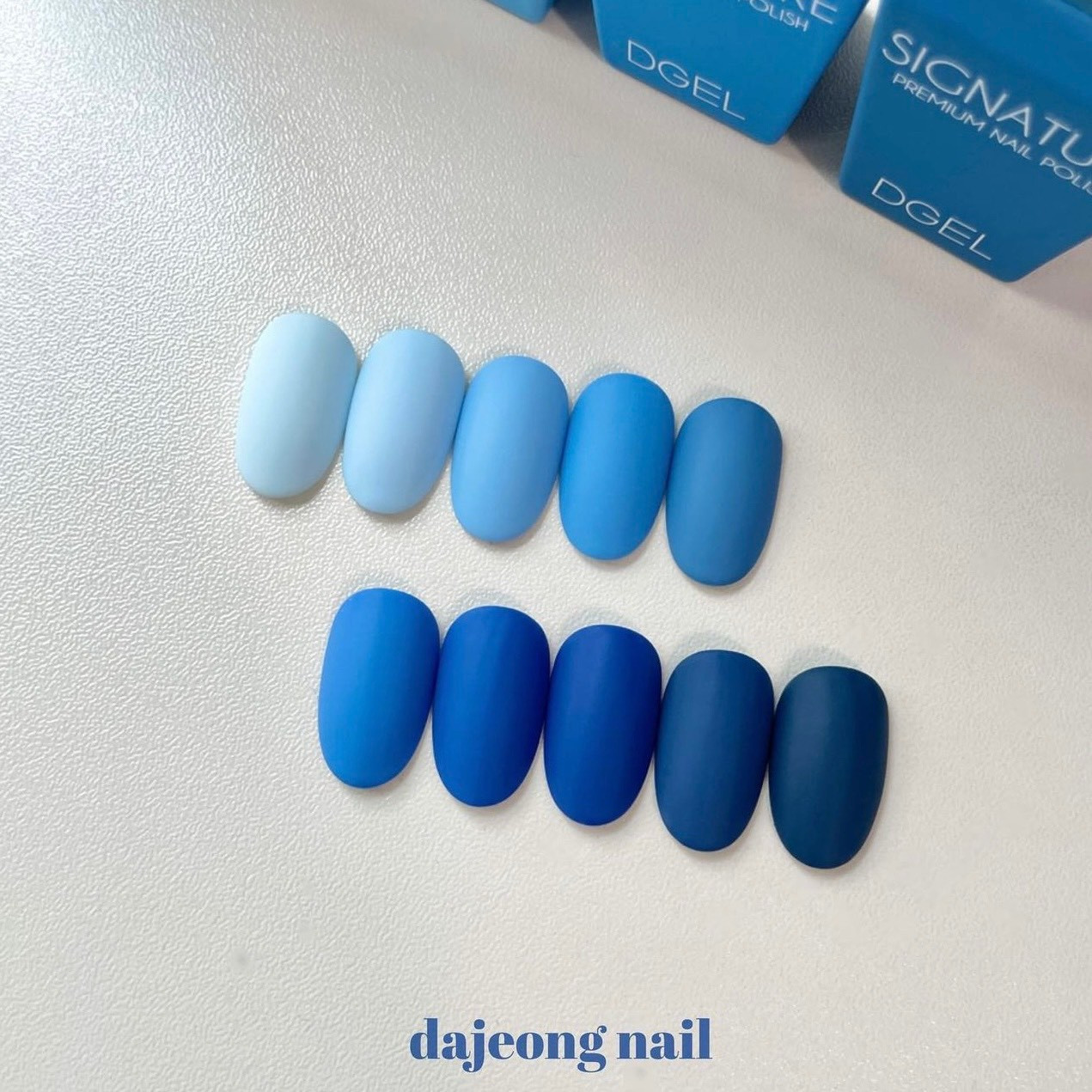Móng Tay Màu Xanh Da Trời: Nét Đẹp Tươi Mới Bừng Sáng Mẫu nail màu xanh da trời ngọt ngào