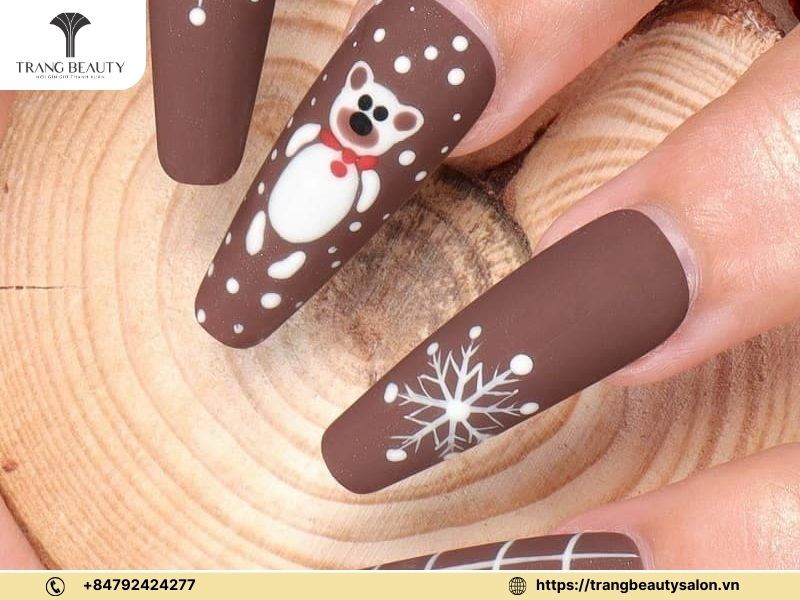 Khám Phá Các Mẫu Vẽ Hoa Móng Tay Đẹp Tuyệt Mỹ Cho Phái Nữ Mẫu nail nâu tô điểm hoa tuyết thanh lịch