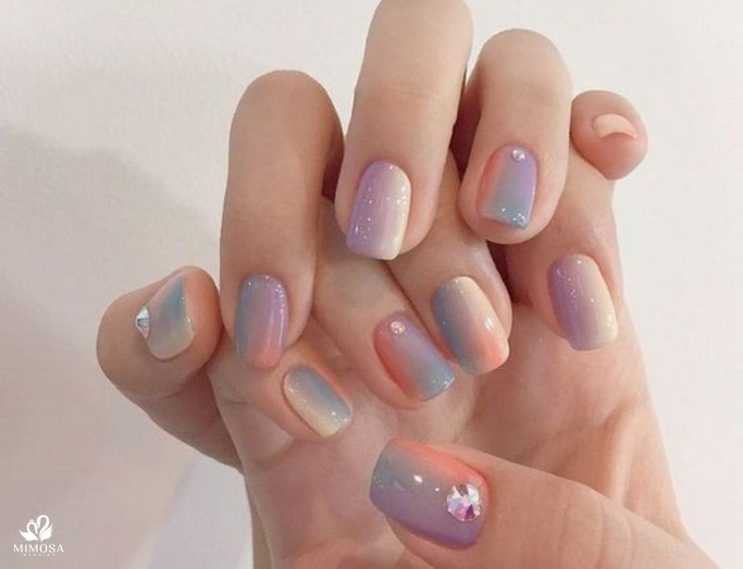 Mẫu nail ombre phối màu độc đáo
