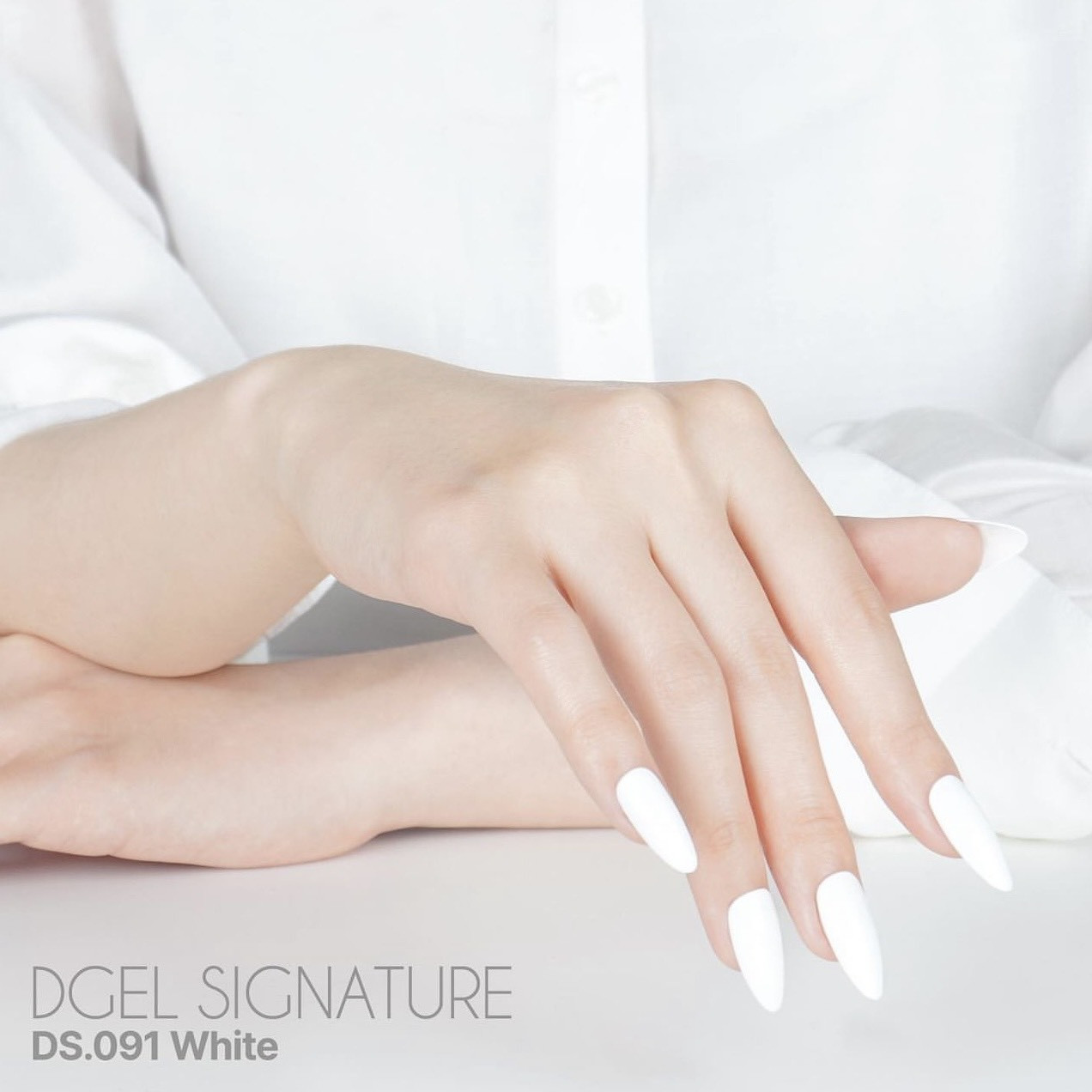Khám Phá Vẻ Đẹp Tinh Tế Cùng Lọ Sơn Móng Tay Màu Trắng Mẫu nail sơn móng tay màu trắng sữa tinh tế