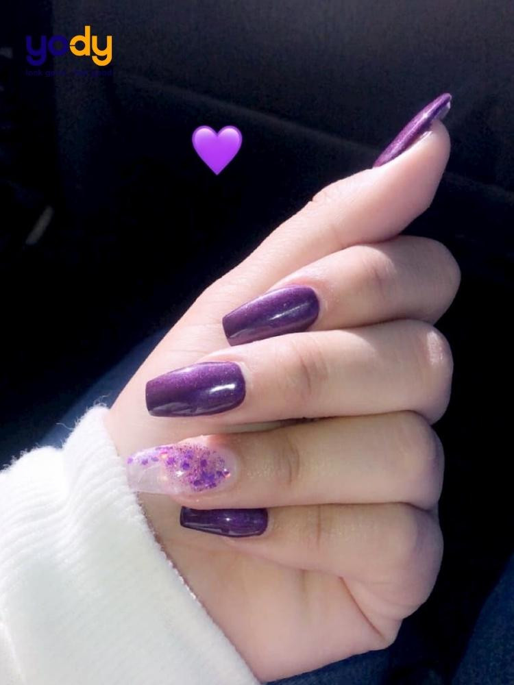 Mẫu nail tím pastel kết hợp với họa tiết độc đáo, mang vẻ đẹp cá tính cho người mệnh Hỏa