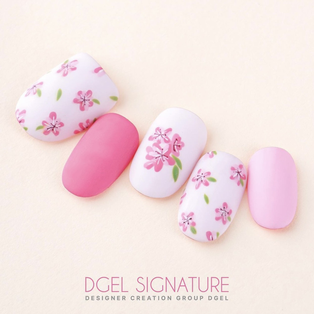 Mẫu nail vẽ hoa đào