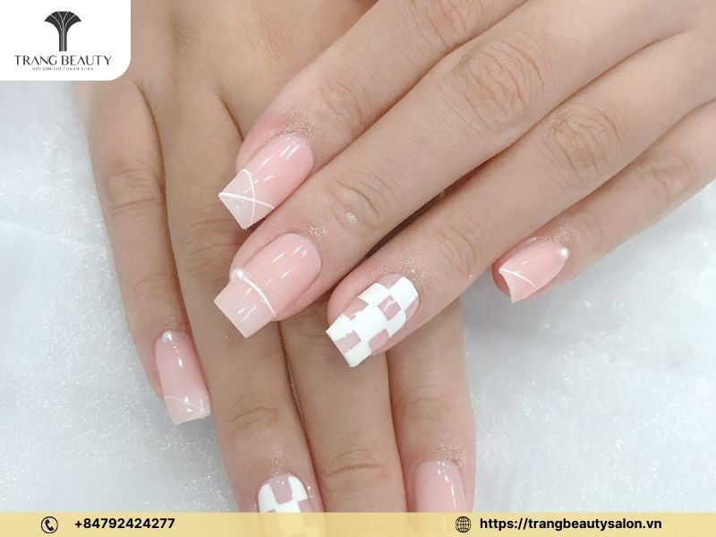 Mẫu sơn gel móng tay đẹp bóng đơn giản