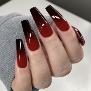 Mẫu sơn móng tay ombre 2 màu đỏ và đen đầy quyền lực