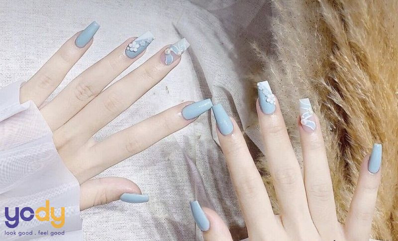 Sơn Móng Tay Phong Thủy: Chọn Màu Hợp Mệnh Đón Vận May Mẫu sơn móng tay phong thủy màu xanh dương dịu mát