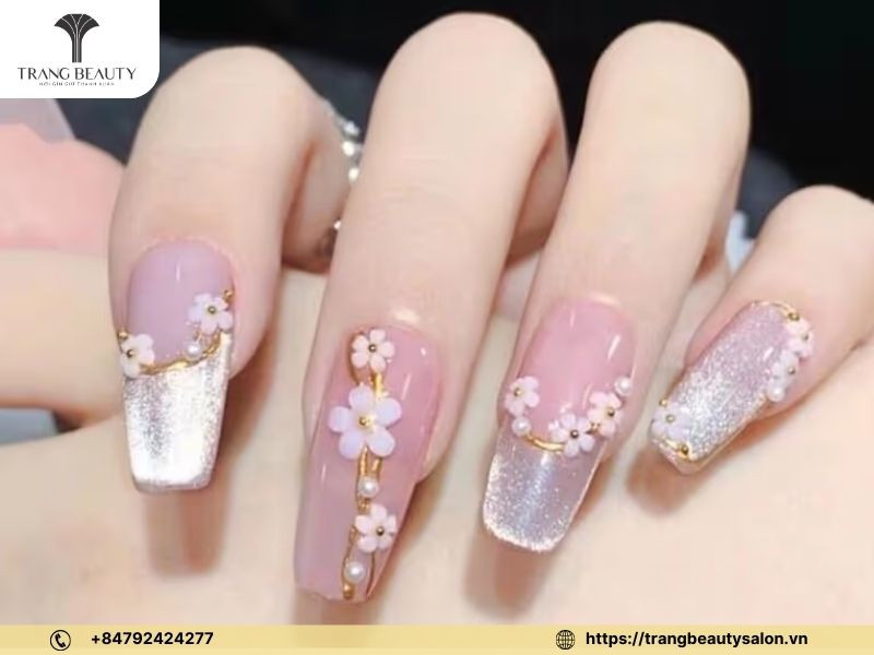 Khám Phá Các Mẫu Vẽ Hoa Móng Tay Đẹp Tuyệt Mỹ Cho Phái Nữ Mẫu vẽ hoa hồng tinh xảo trên móng tay