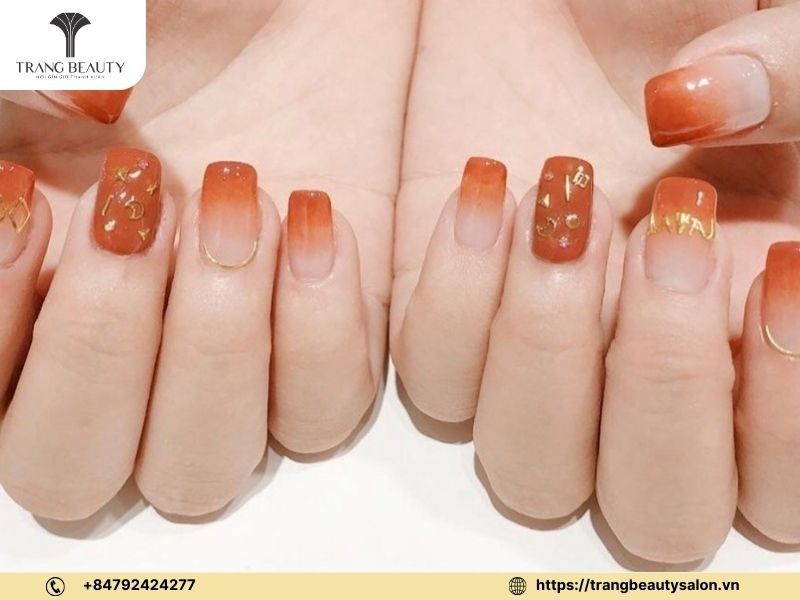 Móng chân xà cừ màu cam là trào lưu của các nàng yêu thích sự độc đáo