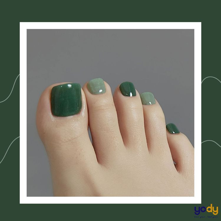 Móng chân xanh rêu trơn màu cổ điển