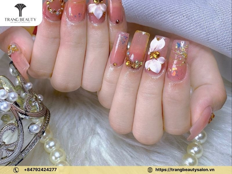 Móng gel đính đá lấp lánh