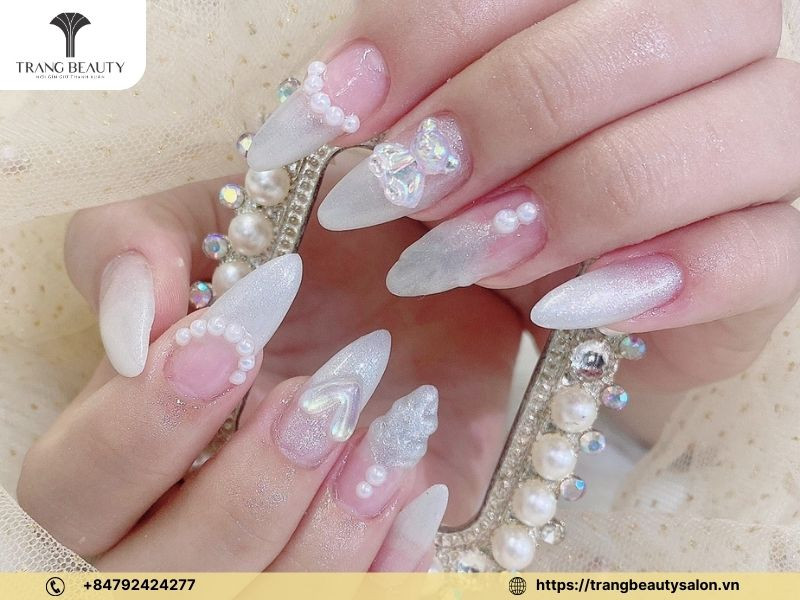 Móng gel móng tay đẹp đính đá lấp lánh