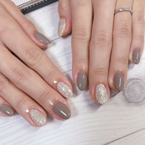 Móng tay form tròn tự nhiên và duyên dáng, phù hợp với mọi dáng tay