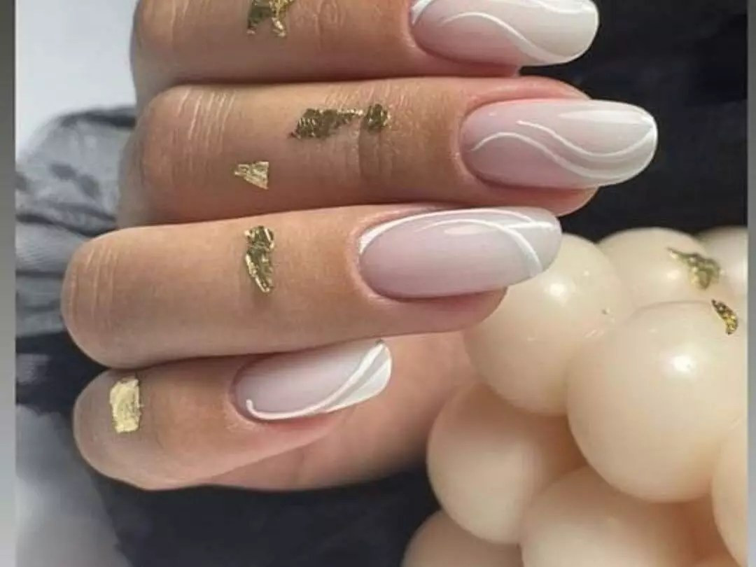 Móng tay giả màu thạch trắng tinh khôi