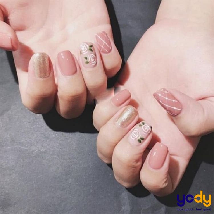 Móng tay màu hồng đất mix họa tiết đẹp mắt