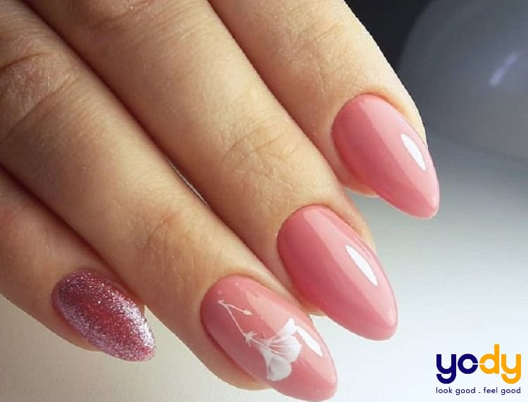Móng tay màu hồng đất mix họa tiết hoa đẹp