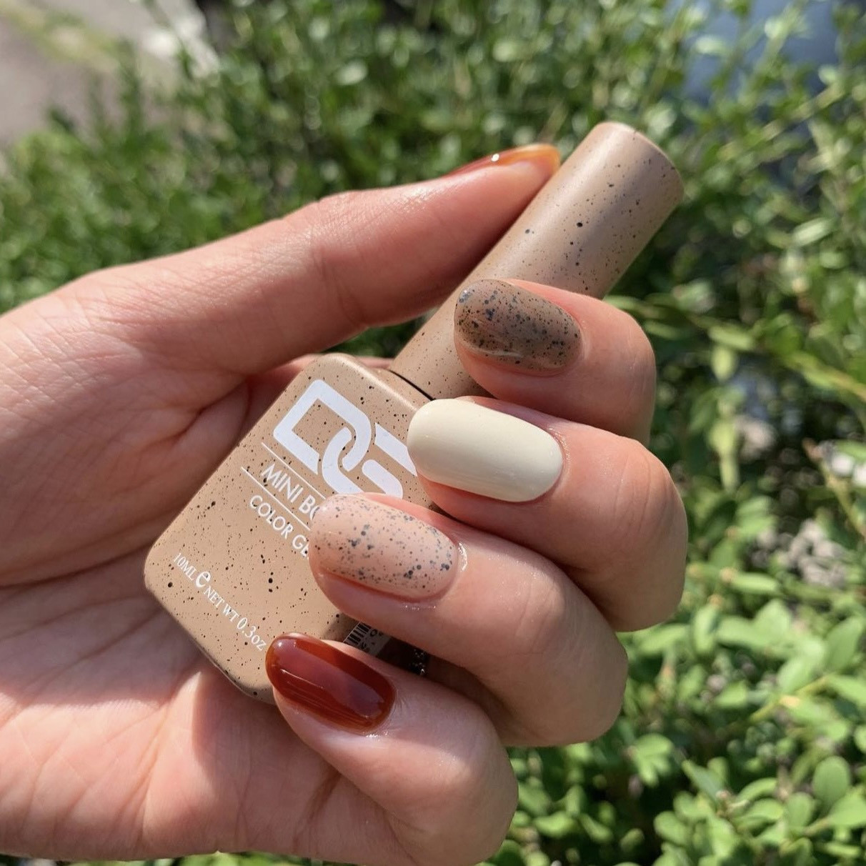 Móng tay nude gradient sắc độ