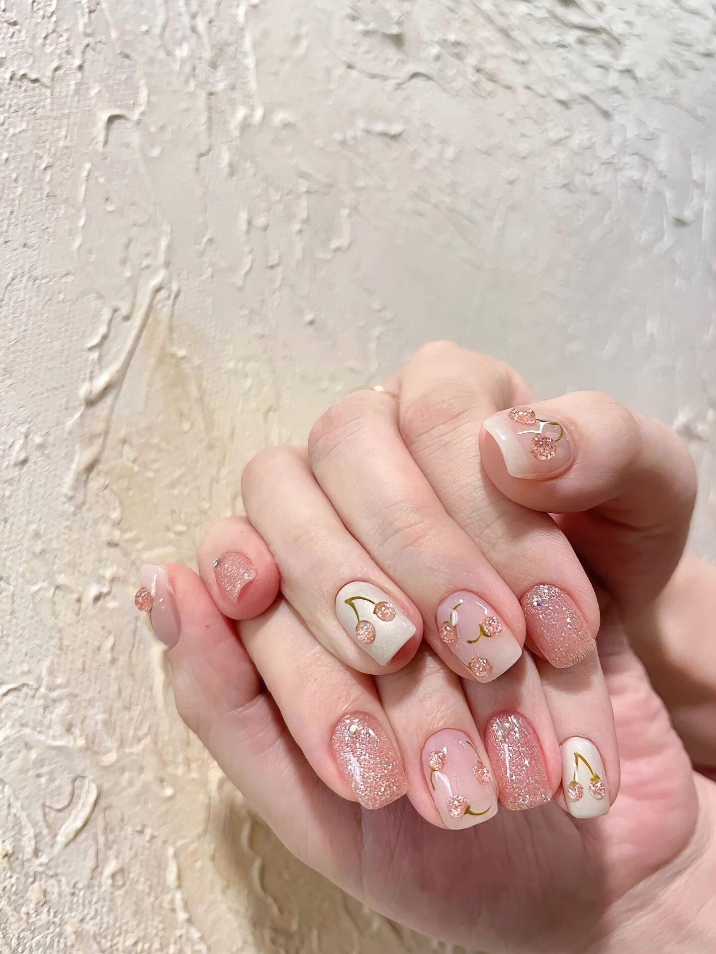Móng tay tiểu thư hồng pastel nhẹ nhàng cho cô nàng công sở