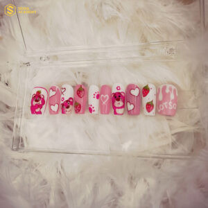 Móng tay trẻ em đẹp với họa tiết gấu hồng Lotso được biến tấu thành nhiều mẫu nail khác nhau