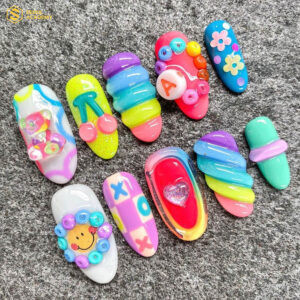 Móng tay trẻ em đẹp với mẫu nail nhiều màu sắc thích hợp cho bé 5-10 tuổi
