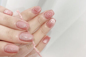 Nail ánh kim hồng pastel ngọt ngào