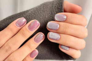 Nail ánh kim tím mộng mơ và quyến rũ