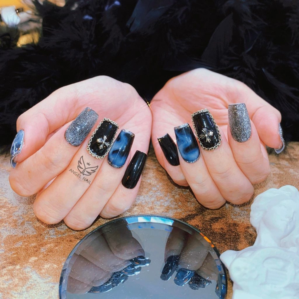 Nail box móng tay giả đẹp cho học sinh dán lên tay thực tế