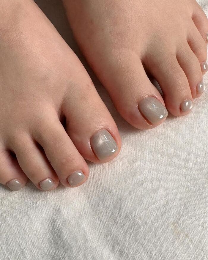 Nail chân mắt mèo màu xám sang trọng, gợi ý cho các tone da khác nhau