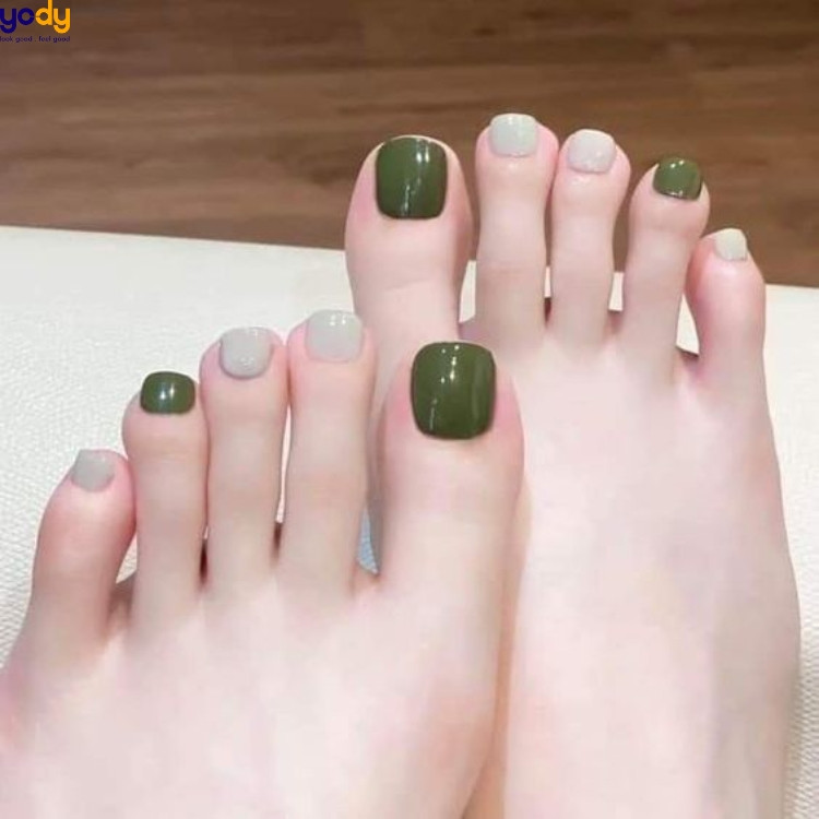 Nail chân màu trắng cốm nhã nhặn