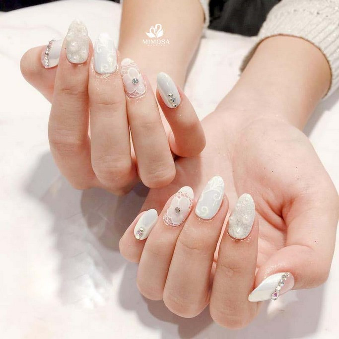 Nail cô dâu màu trắng tinh khôi