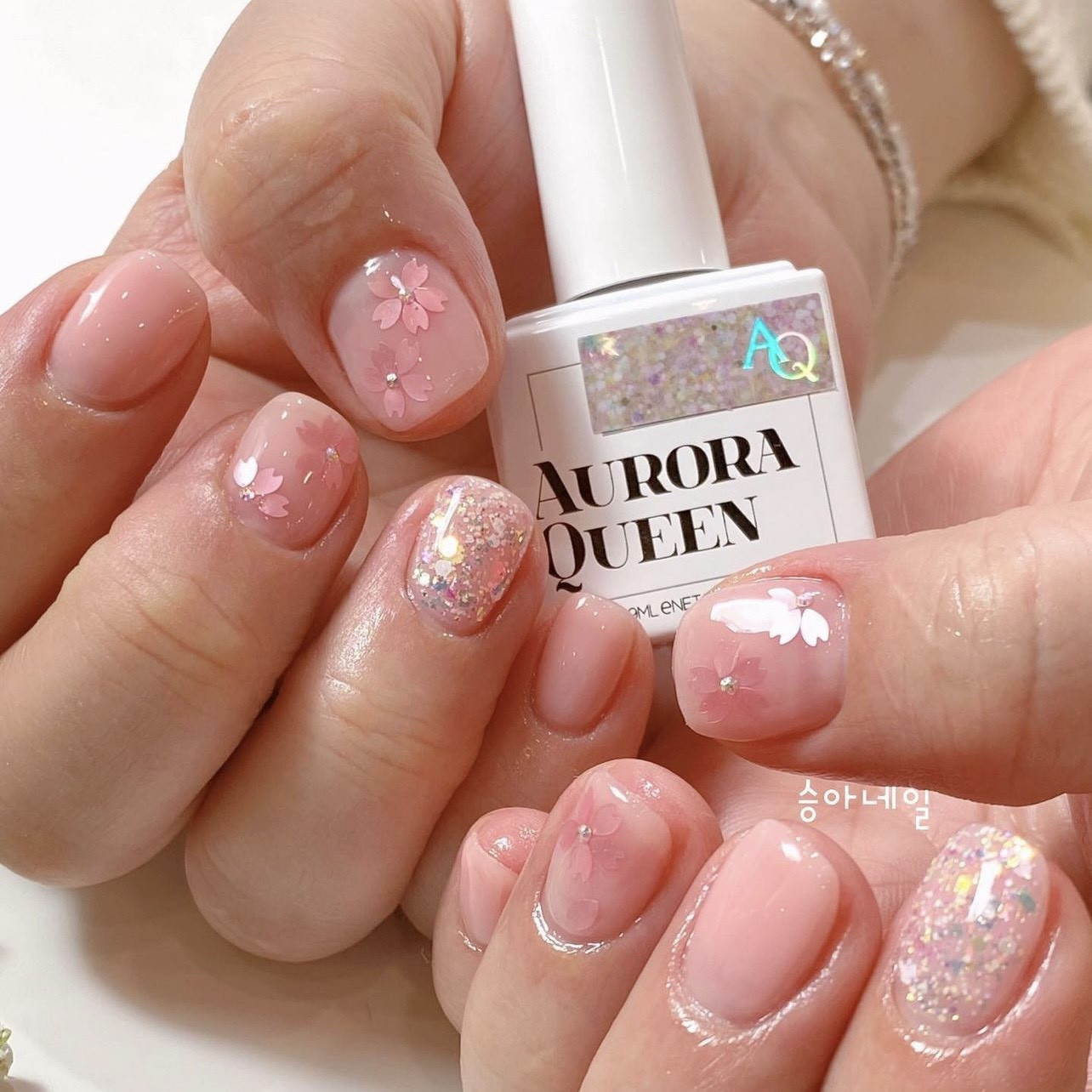 Nail hoa đơn giản màu trong suốt